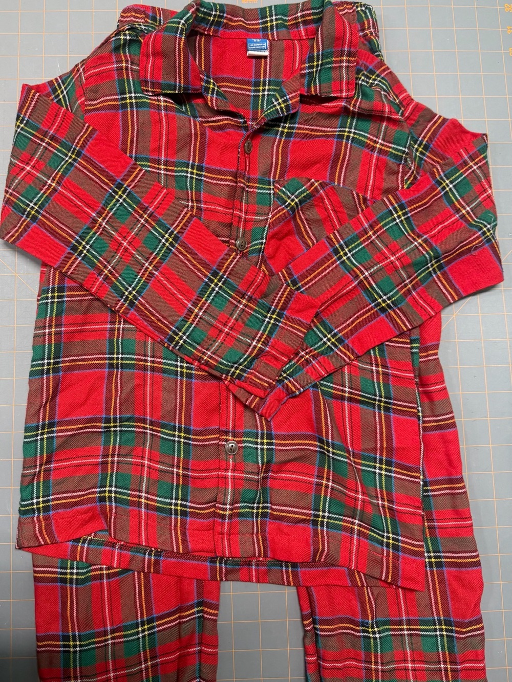 Classic Red Plaid Kids Pajama Set old navy M (8)